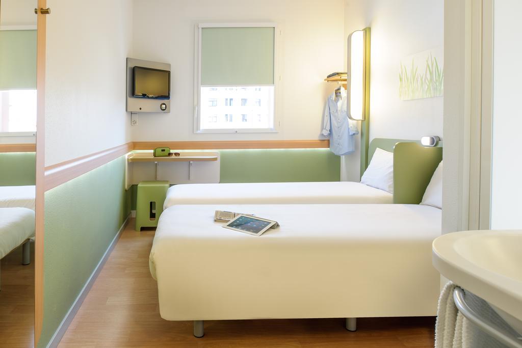 Ibis Budget Geneve Petit-Lancy Екстериор снимка