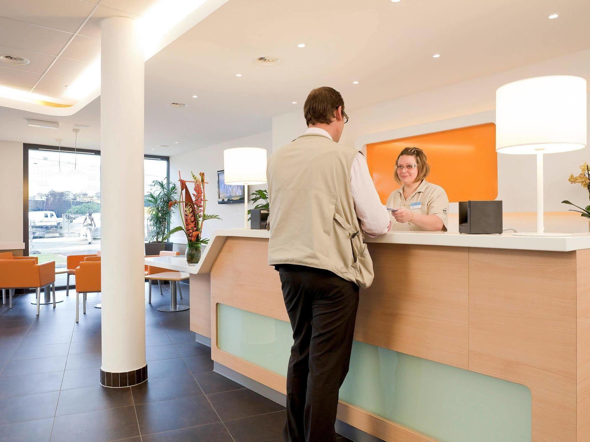Ibis Budget Geneve Petit-Lancy Екстериор снимка